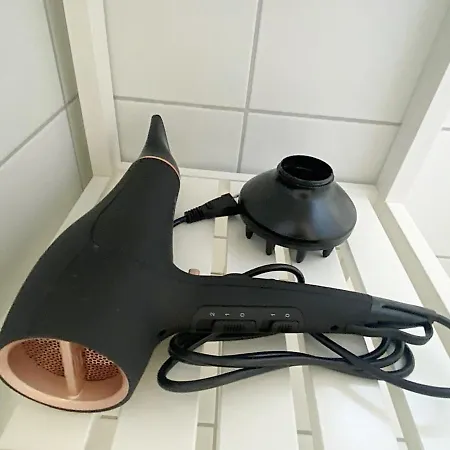 Lägenhet 70m2 Mit Seeblick, Balkon, Serlas, Parkplatz - S11,1